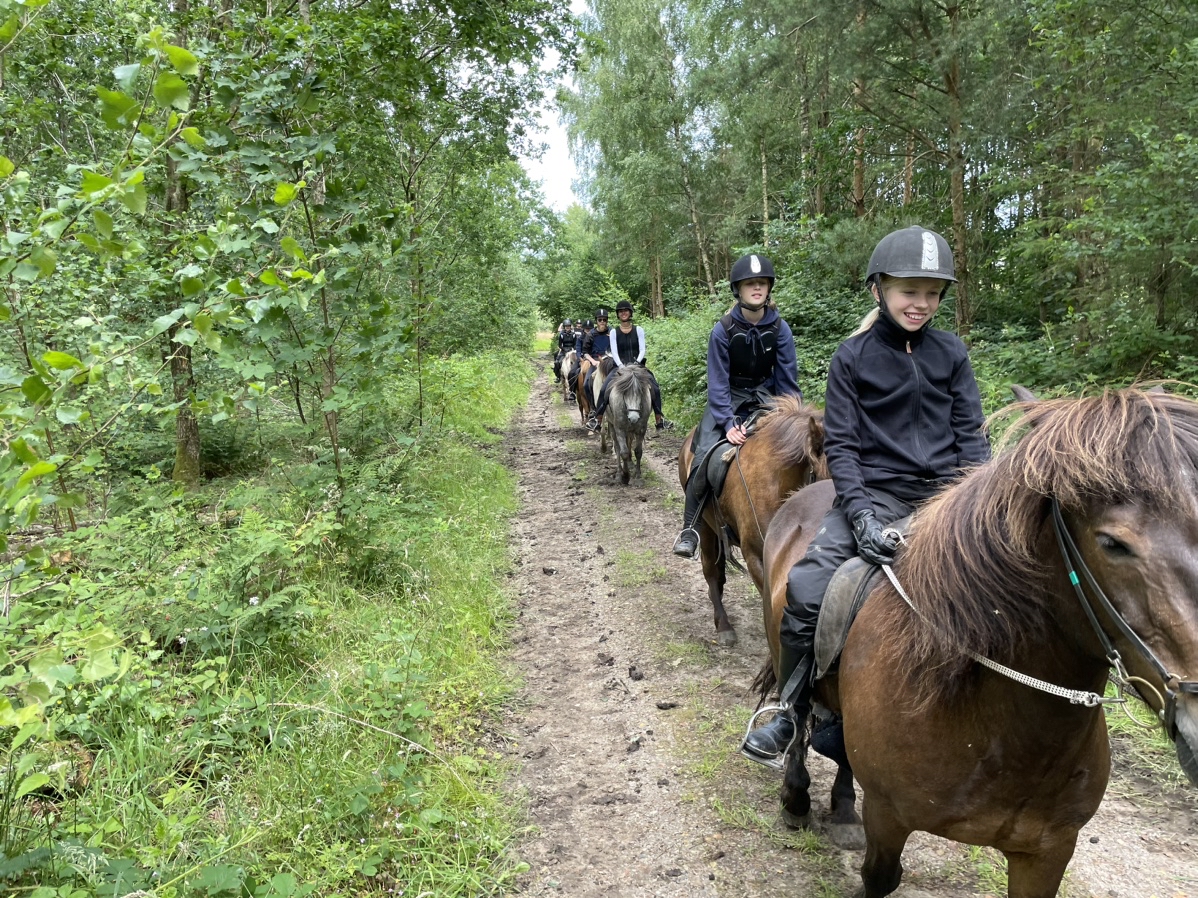 Tirsdagstur med pumpestationen på Ridelejr - Jasmin billeder